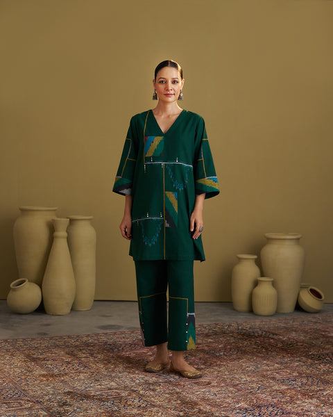 Panna Green Handwoven Cotton & Ikat Set with Handwork