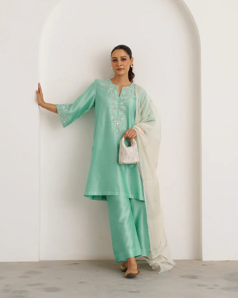 Ivory & Ferozi Mul Chanderi Dupatta With Handwork