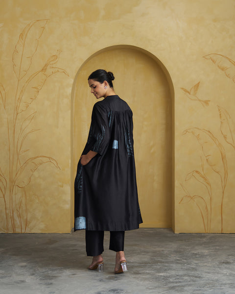 The Noir Shibori Silk Chanderi Kurta Set