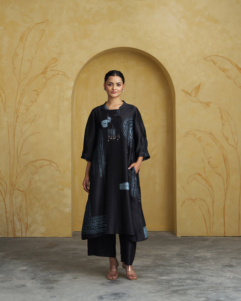 The Noir Shibori Silk Chanderi Kurta Set