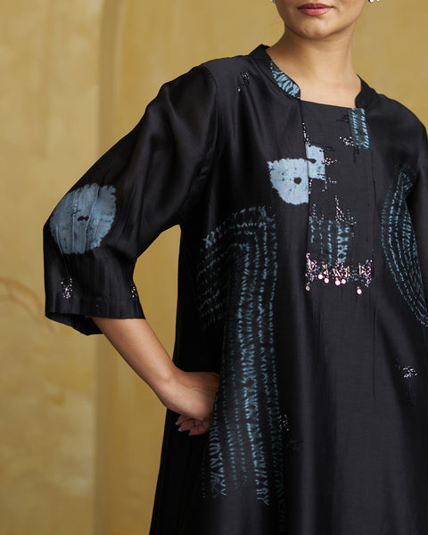The Noir Shibori Silk Chanderi Kurta Set