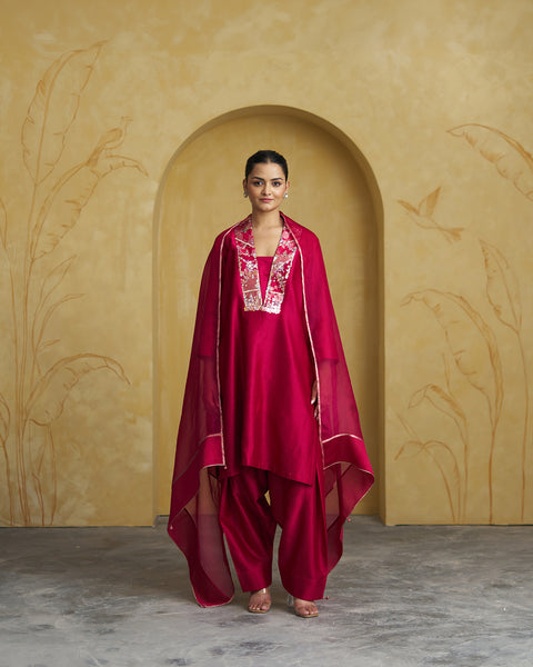 The Gulnaar Silk Chanderi Set with Handwork