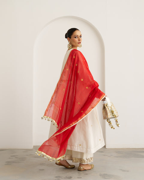 The Suhaani Ivory & Gold Silk Chanderi Set with Handwork