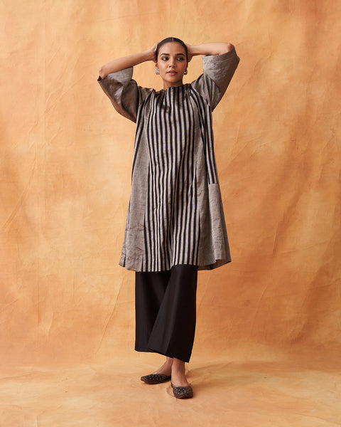 The Raatrani Silver & Black Striped Silk Tissue Chanderi Set