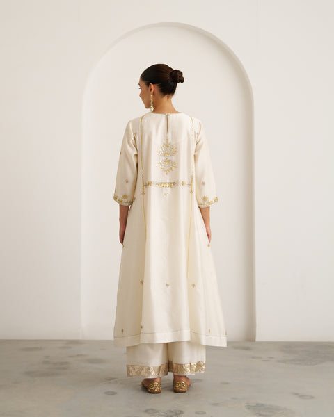 The Suhaani Ivory & Gold Silk Chanderi Set with Handwork