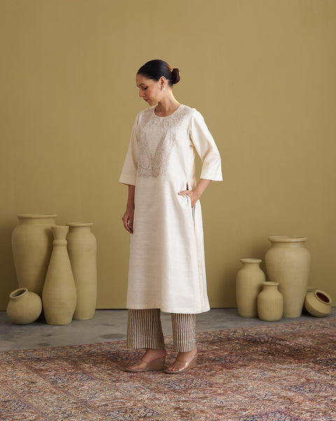 The Ivory Mulberry Silk Set with Dori Handwork
