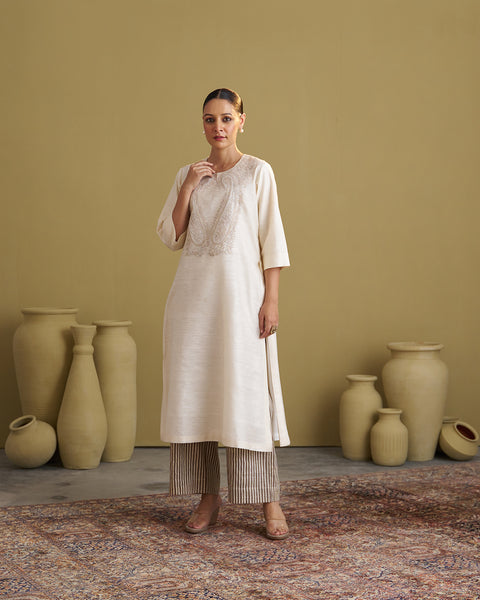 The Ivory Mulberry Silk Set with Dori Handwork