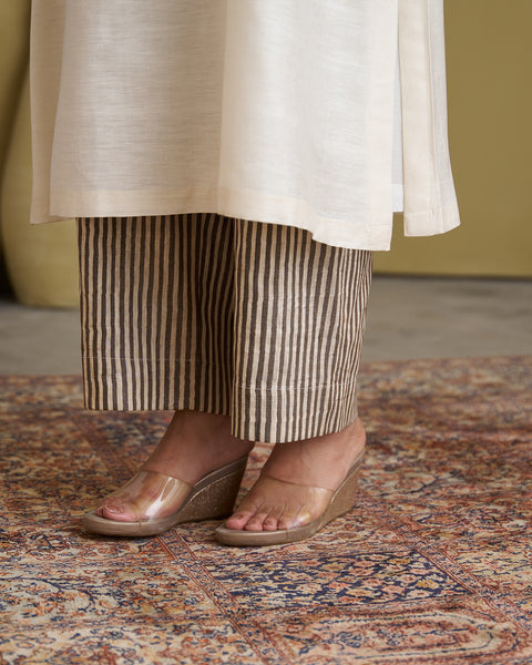 The Ivory Mulberry Silk Set with Dori Handwork