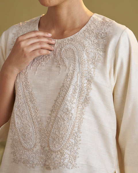 The Ivory Mulberry Silk Set with Dori Handwork