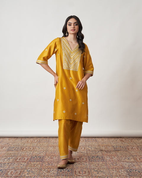The Sarson Silk Chanderi Ensemble